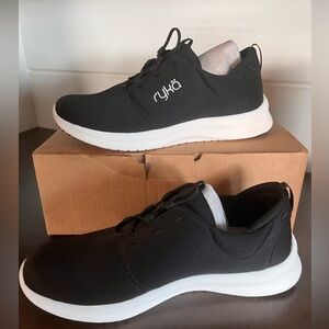 NEW Womens Ryka renew Black and White active Sneaker